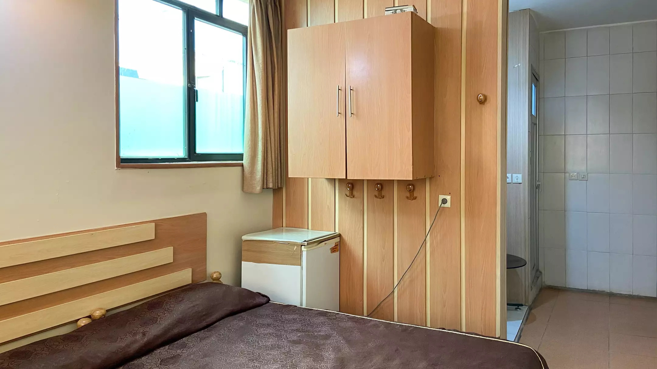Alibaba https://cdn.alibaba.ir/ostorage/hotel-accommodation-images/6704d91e76f5bf0b3af62f93_4f9d3d21-564b-45b2-8673-181a8fa53d97_سه تخته (2).webp